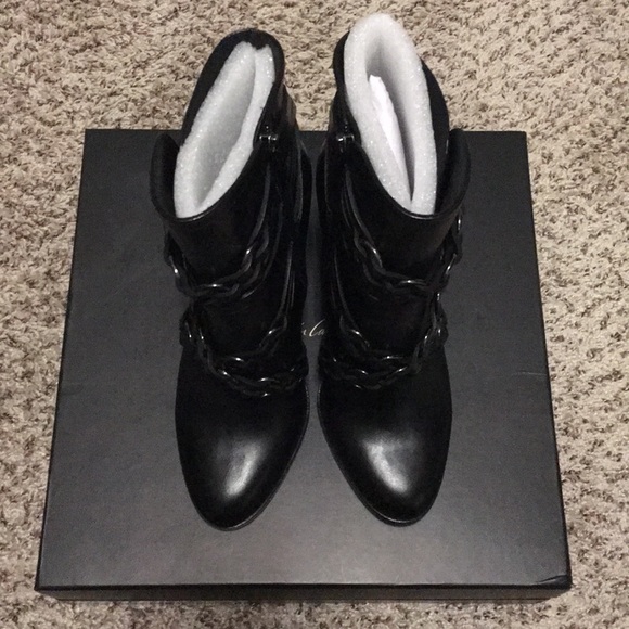 VC John Camuto Cai Round Toe Ankle Boot size 7.5M - Picture 4 of 7